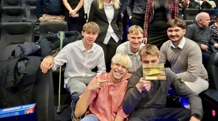 Statuetka dla Szkolnego Koła Wolontariatu W.W.W.