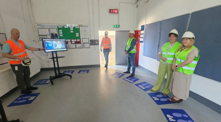 Centrum Edukacji nawiązuje perspektywiczną współpracę z firmą Famur Gearo! Krok ku innowacyjnej edukacji w branży OZE