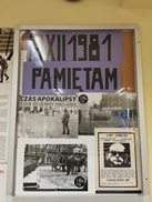 Plakaty znajdujące się na drugiej tablicy